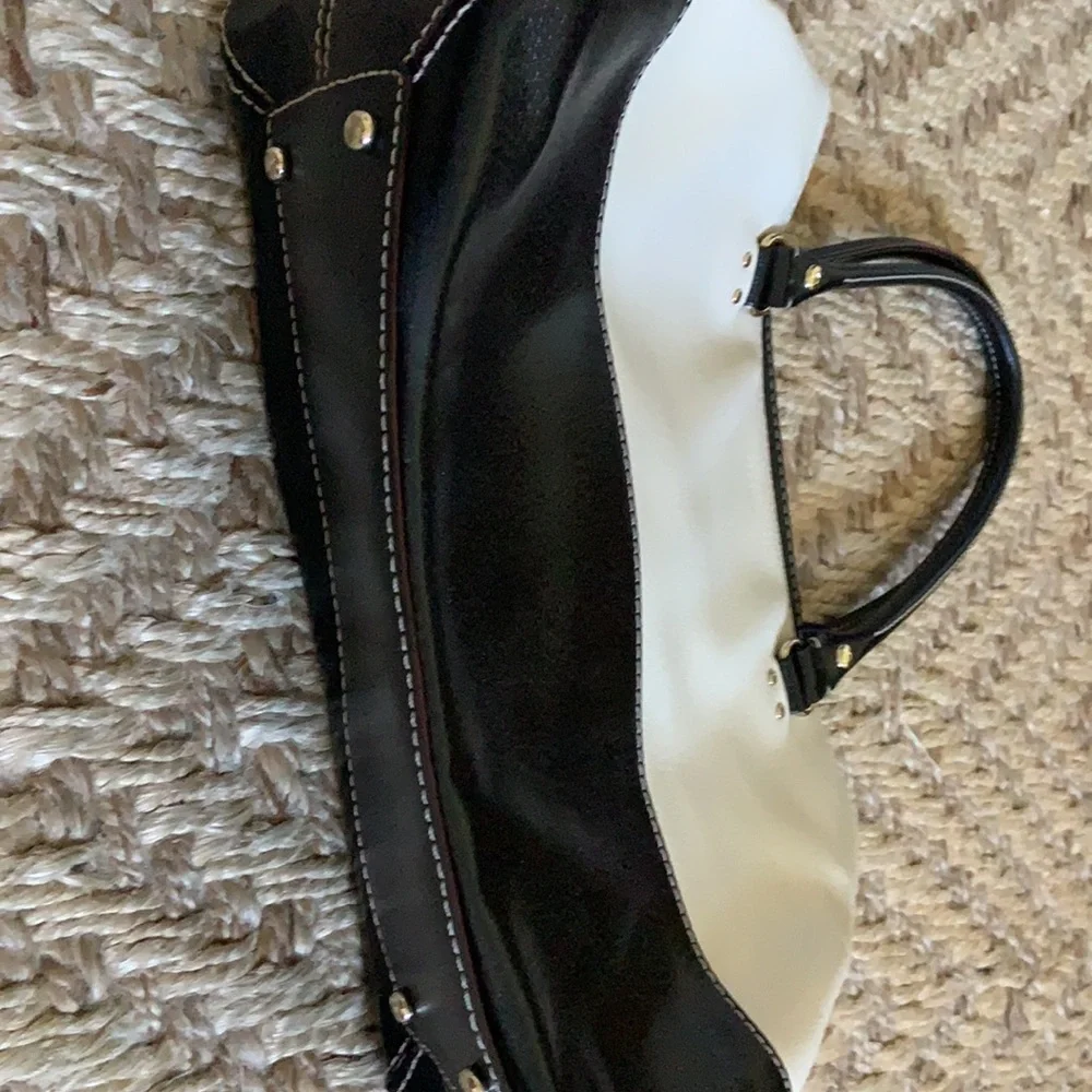 Kate Spade bag- classic black and cream w gold !